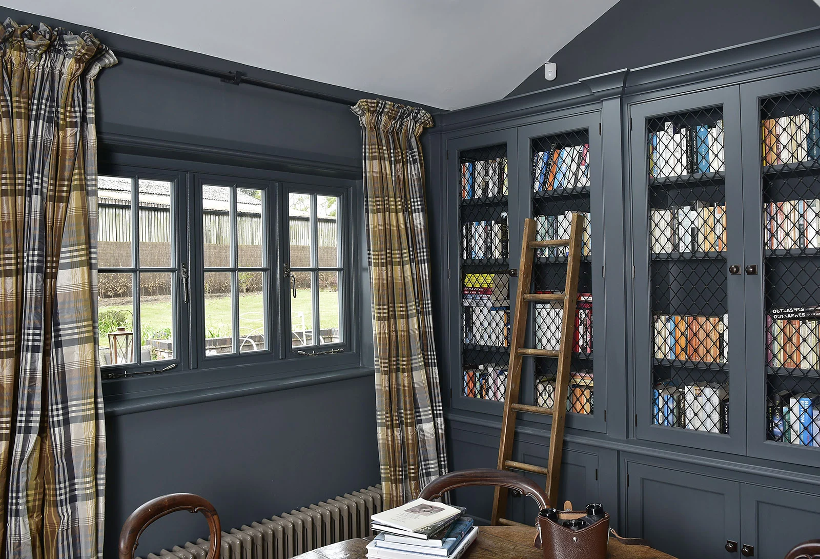 Cottage Casement Windows Finished In Complementary Farrow Ball Colour