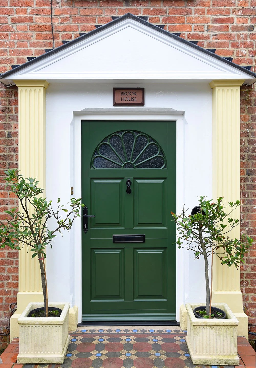 Burton-on-trent-bespoke-timber-entrance-door