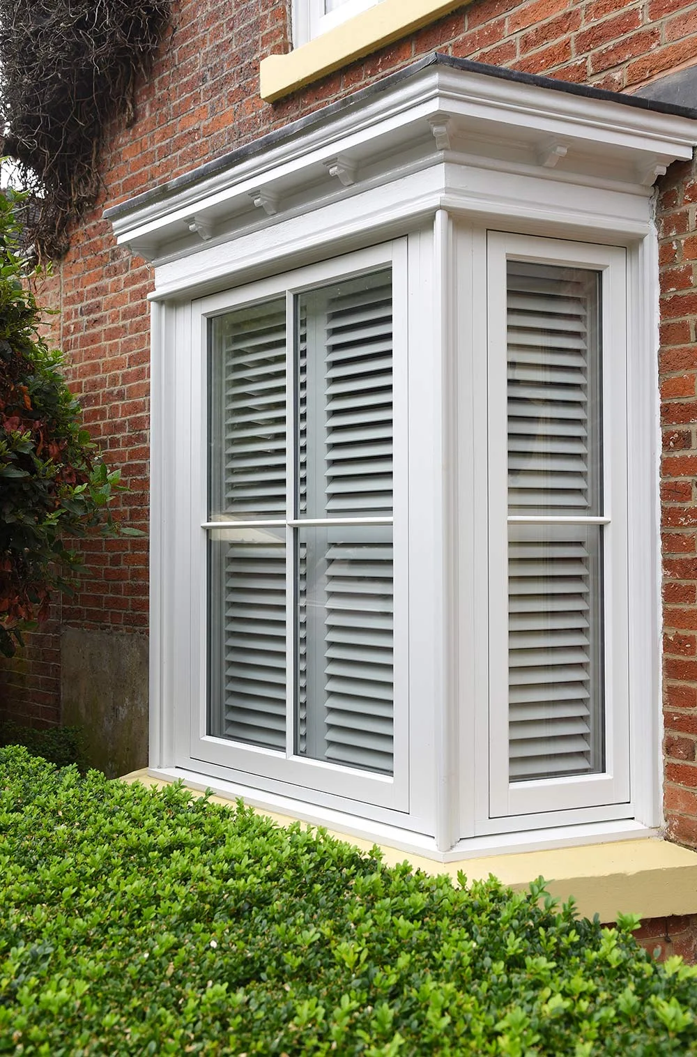 burton-on-trent-large-timber-casement-bay