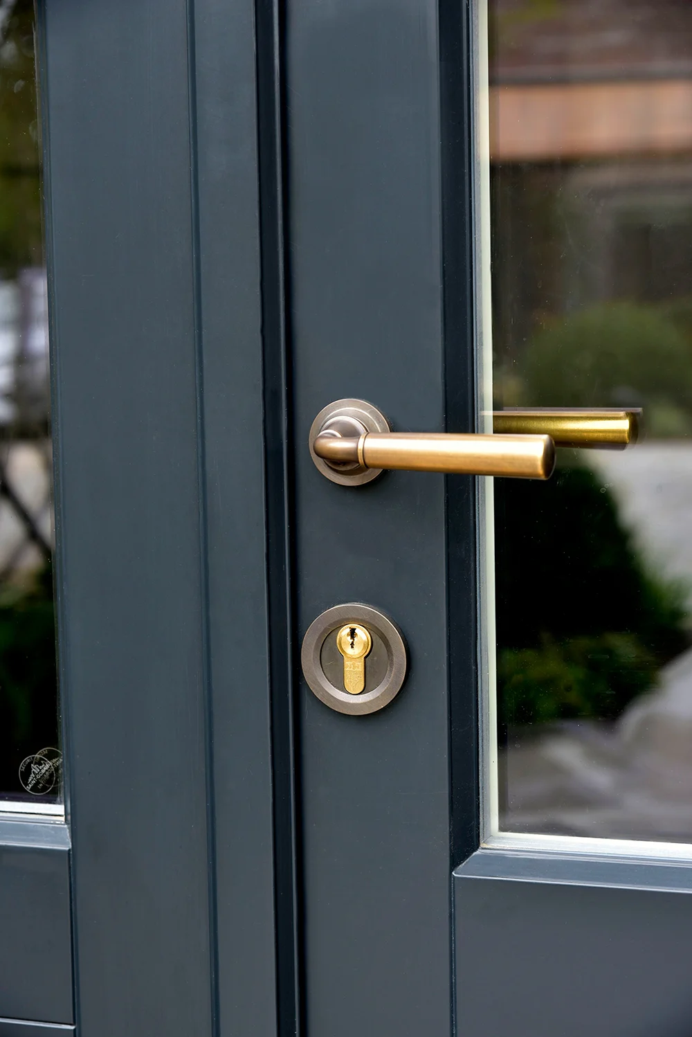 samuel-heath-bronze-shoulder-handle